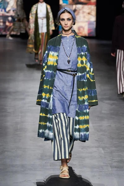 Look 79
